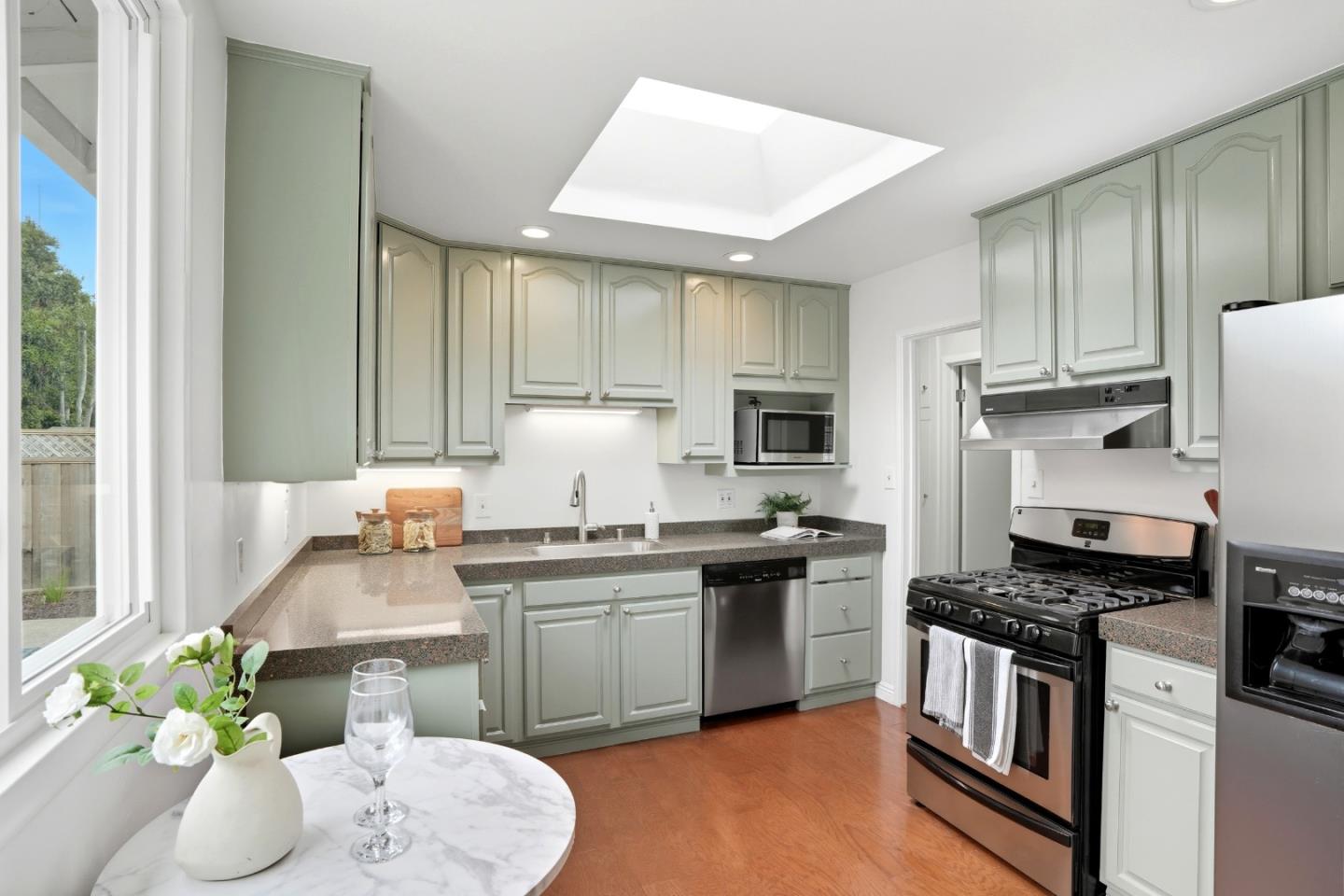 Detail Gallery Image 12 of 44 For 776 Linda Mar Blvd, Pacifica,  CA 94044 - 3 Beds | 1 Baths