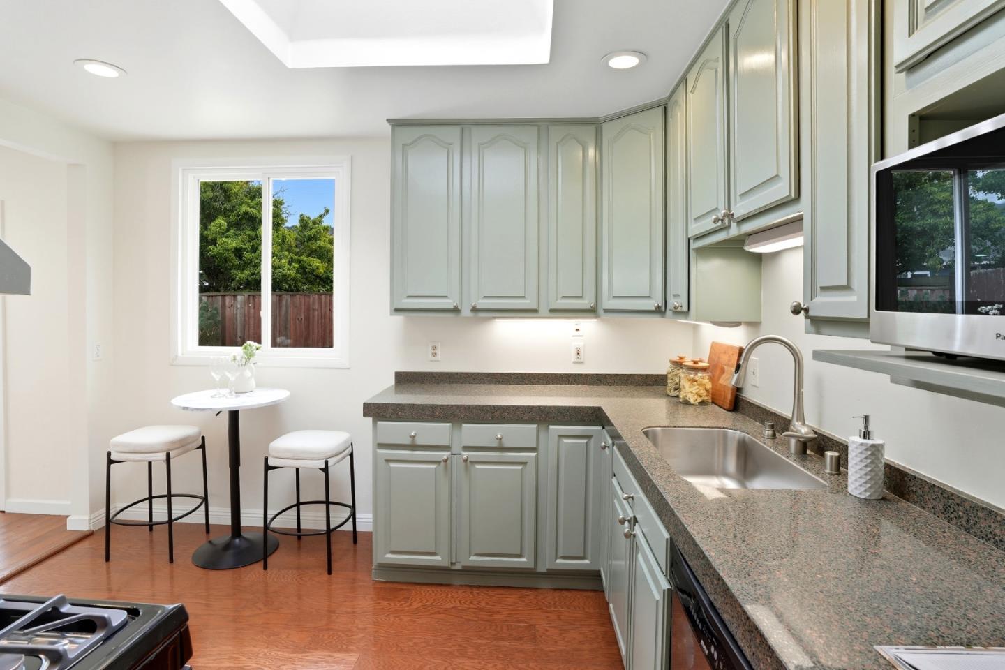 Detail Gallery Image 14 of 44 For 776 Linda Mar Blvd, Pacifica,  CA 94044 - 3 Beds | 1 Baths