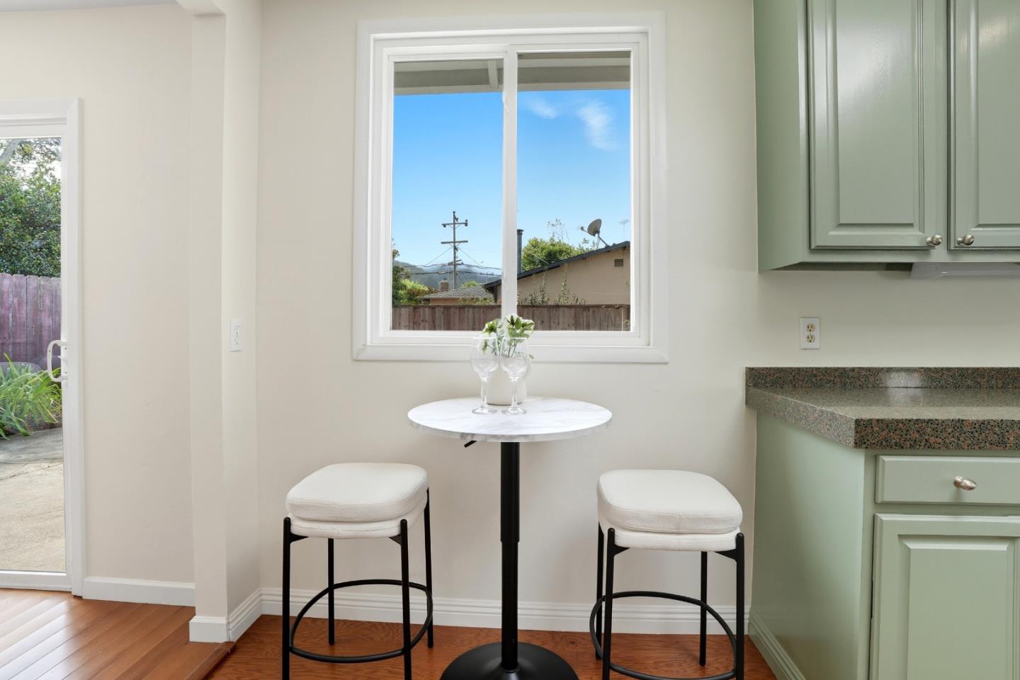 Detail Gallery Image 16 of 44 For 776 Linda Mar Blvd, Pacifica,  CA 94044 - 3 Beds | 1 Baths