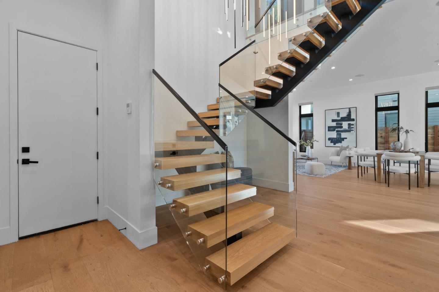 Detail Gallery Image 17 of 66 For 394 Farley St, Mountain View,  CA 94043 - 5 Beds | 4/1 Baths