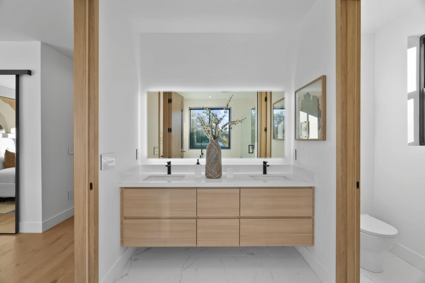 Detail Gallery Image 35 of 66 For 394 Farley St, Mountain View,  CA 94043 - 5 Beds | 4/1 Baths