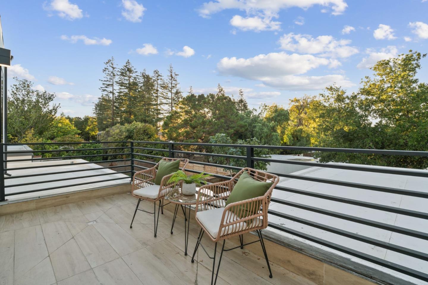 Detail Gallery Image 36 of 66 For 394 Farley St, Mountain View,  CA 94043 - 5 Beds | 4/1 Baths