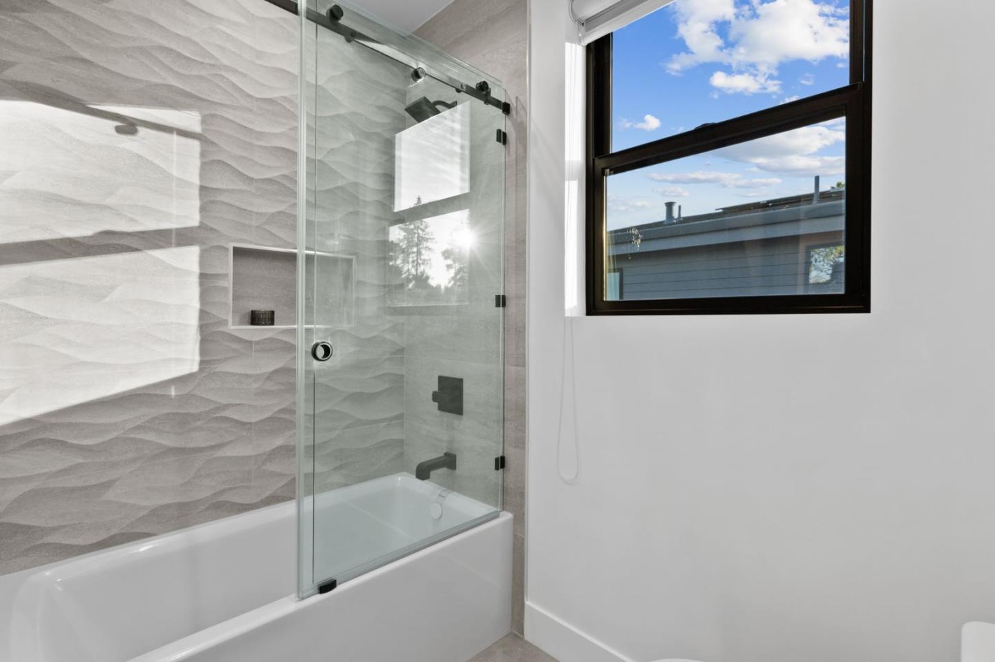 Detail Gallery Image 41 of 66 For 394 Farley St, Mountain View,  CA 94043 - 5 Beds | 4/1 Baths