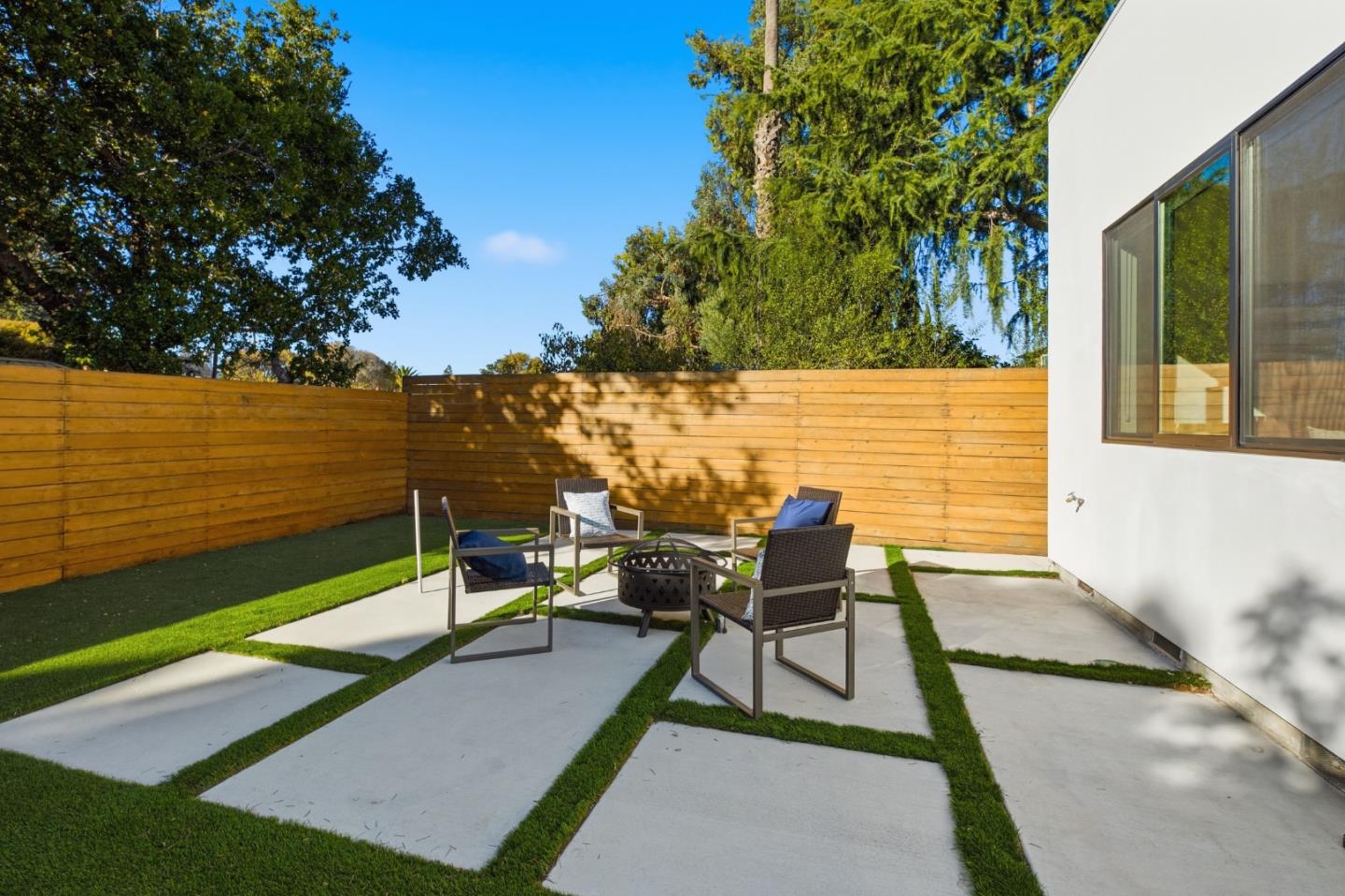 Detail Gallery Image 48 of 66 For 394 Farley St, Mountain View,  CA 94043 - 5 Beds | 4/1 Baths