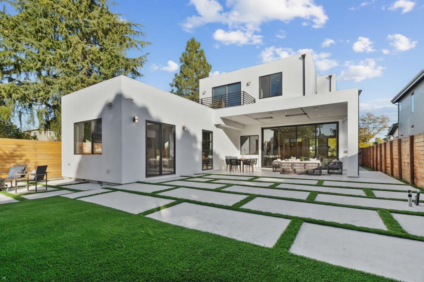 Detail Gallery Image 49 of 66 For 394 Farley St, Mountain View,  CA 94043 - 5 Beds | 4/1 Baths