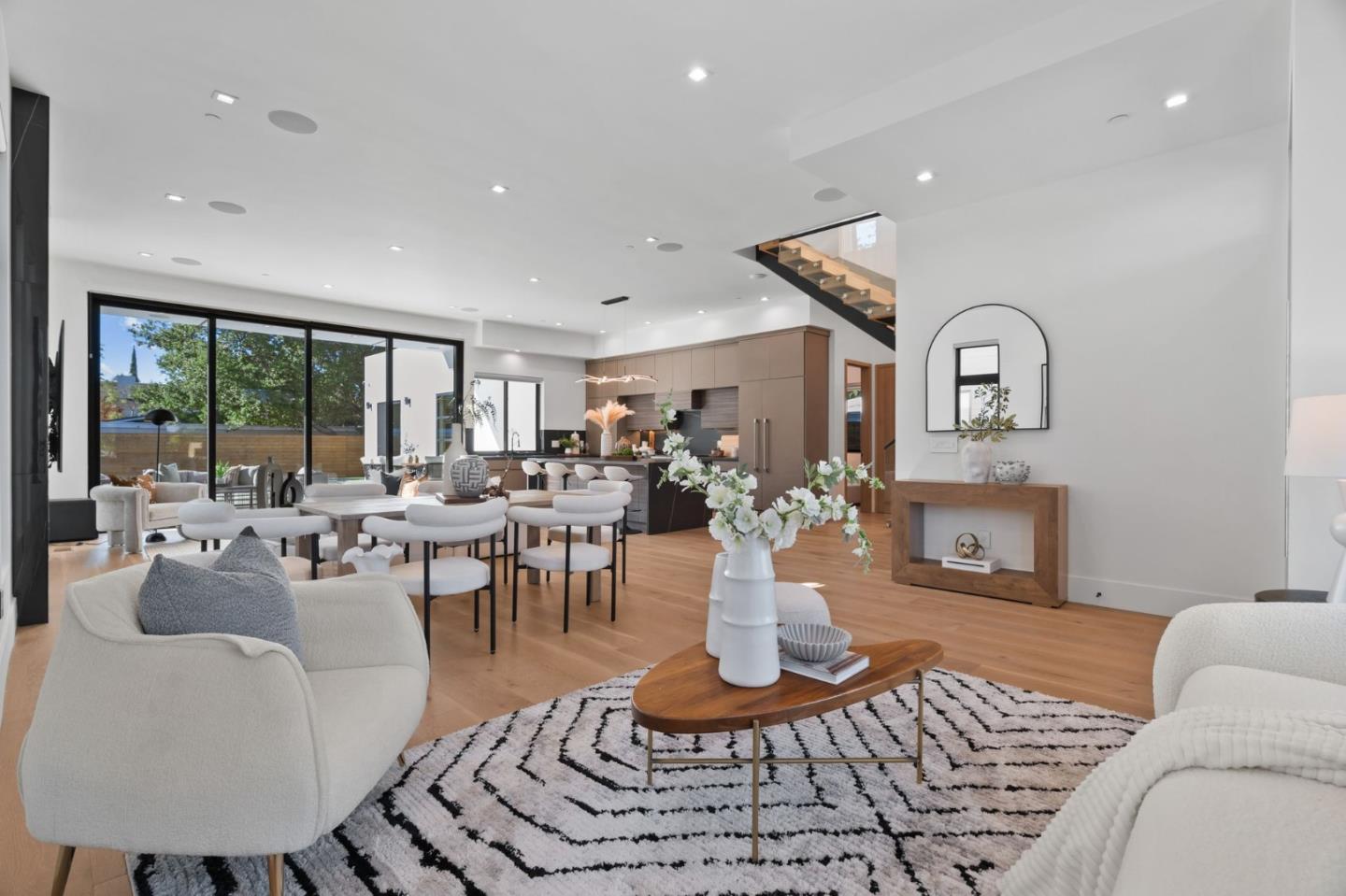 Detail Gallery Image 5 of 66 For 394 Farley St, Mountain View,  CA 94043 - 5 Beds | 4/1 Baths