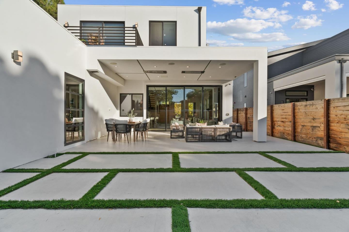 Detail Gallery Image 50 of 66 For 394 Farley St, Mountain View,  CA 94043 - 5 Beds | 4/1 Baths