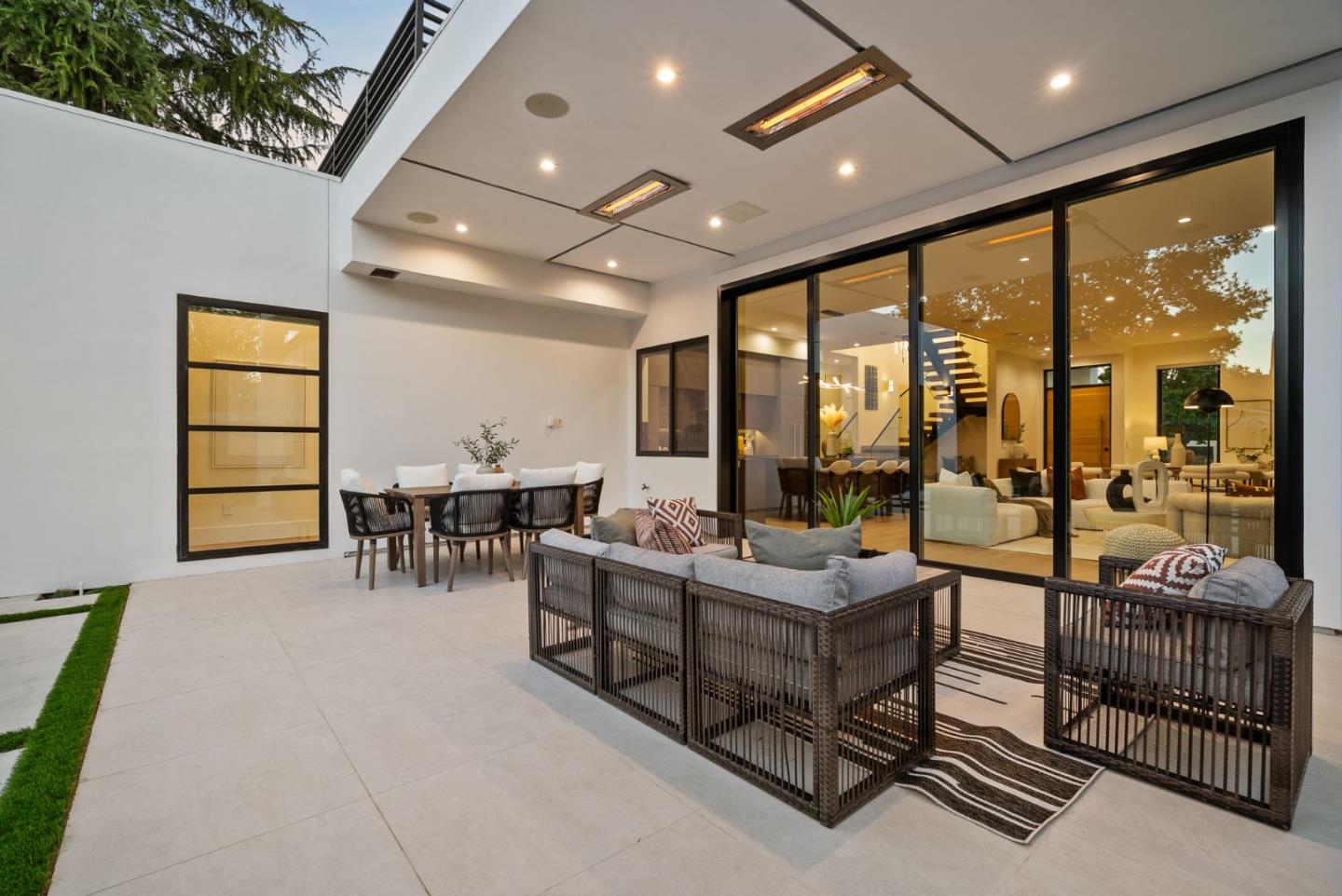 Detail Gallery Image 60 of 66 For 394 Farley St, Mountain View,  CA 94043 - 5 Beds | 4/1 Baths