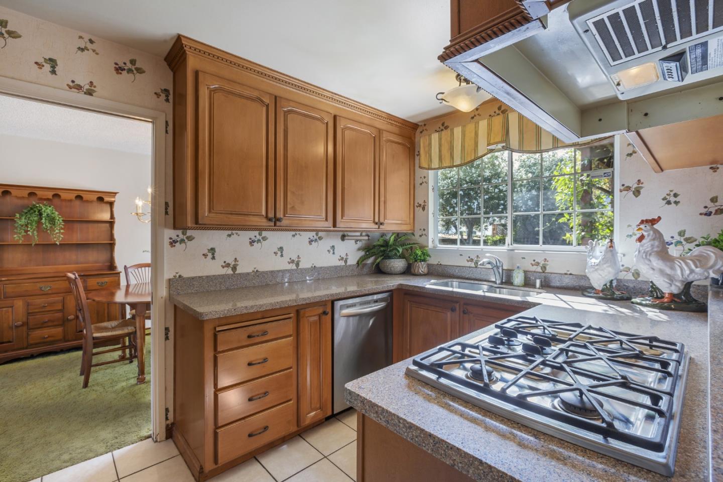 Detail Gallery Image 12 of 39 For 3248 Woody Ln, San Jose,  CA 95132 - 4 Beds | 2/1 Baths
