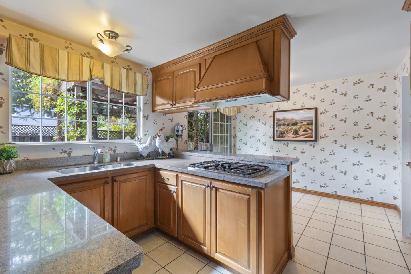 Detail Gallery Image 16 of 39 For 3248 Woody Ln, San Jose,  CA 95132 - 4 Beds | 2/1 Baths