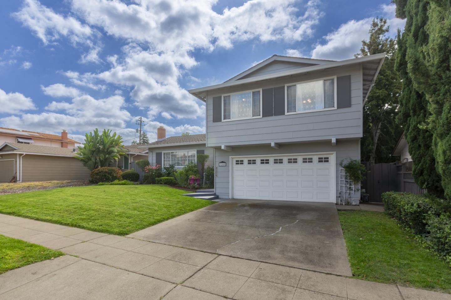 Detail Gallery Image 3 of 39 For 3248 Woody Ln, San Jose,  CA 95132 - 4 Beds | 2/1 Baths