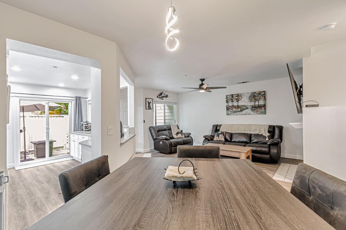 Detail Gallery Image 12 of 41 For 6225 Barb Werner Ln, San Jose,  CA 95119 - 2 Beds | 2/1 Baths