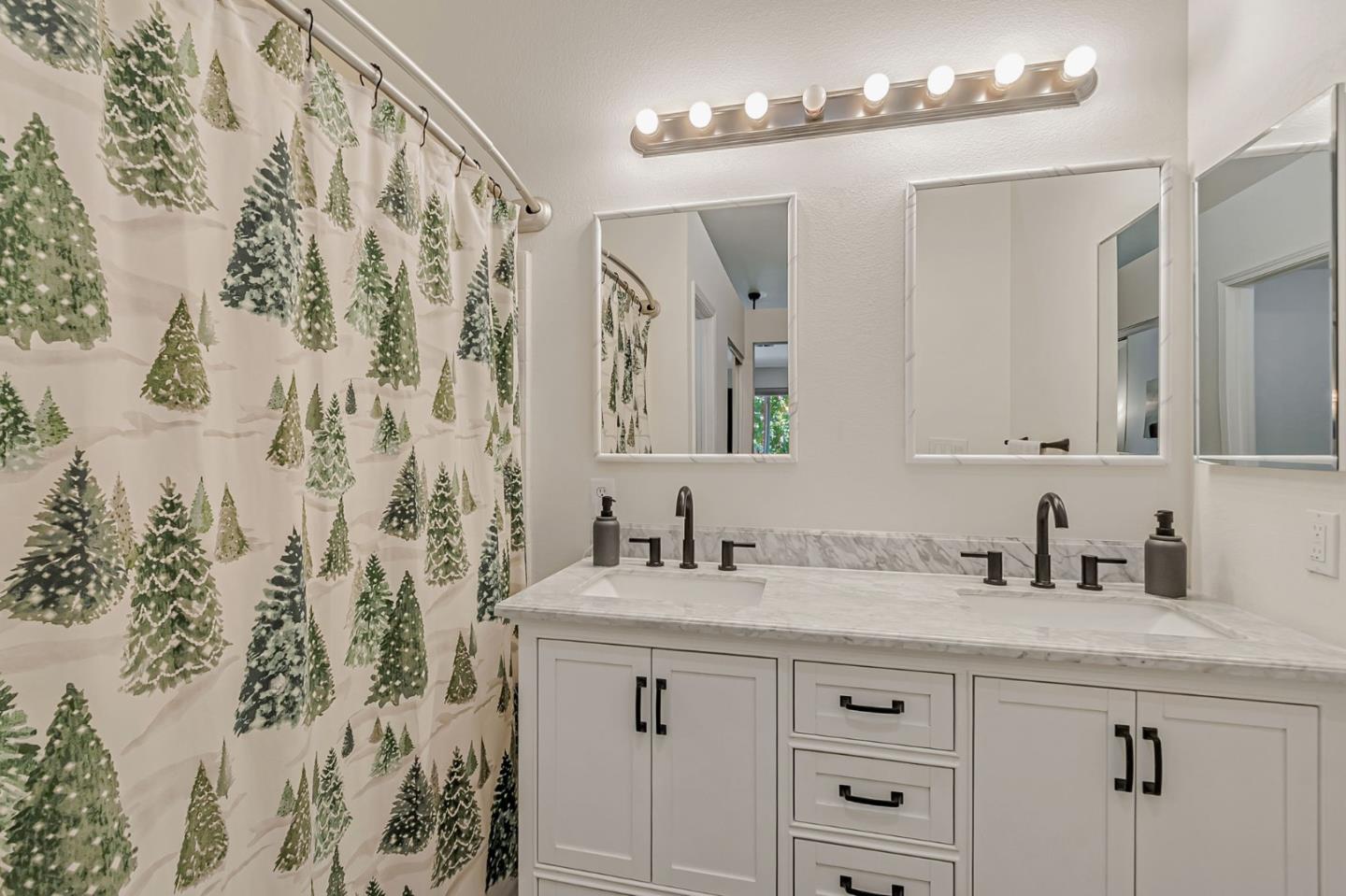 Detail Gallery Image 17 of 41 For 6225 Barb Werner Ln, San Jose,  CA 95119 - 2 Beds | 2/1 Baths