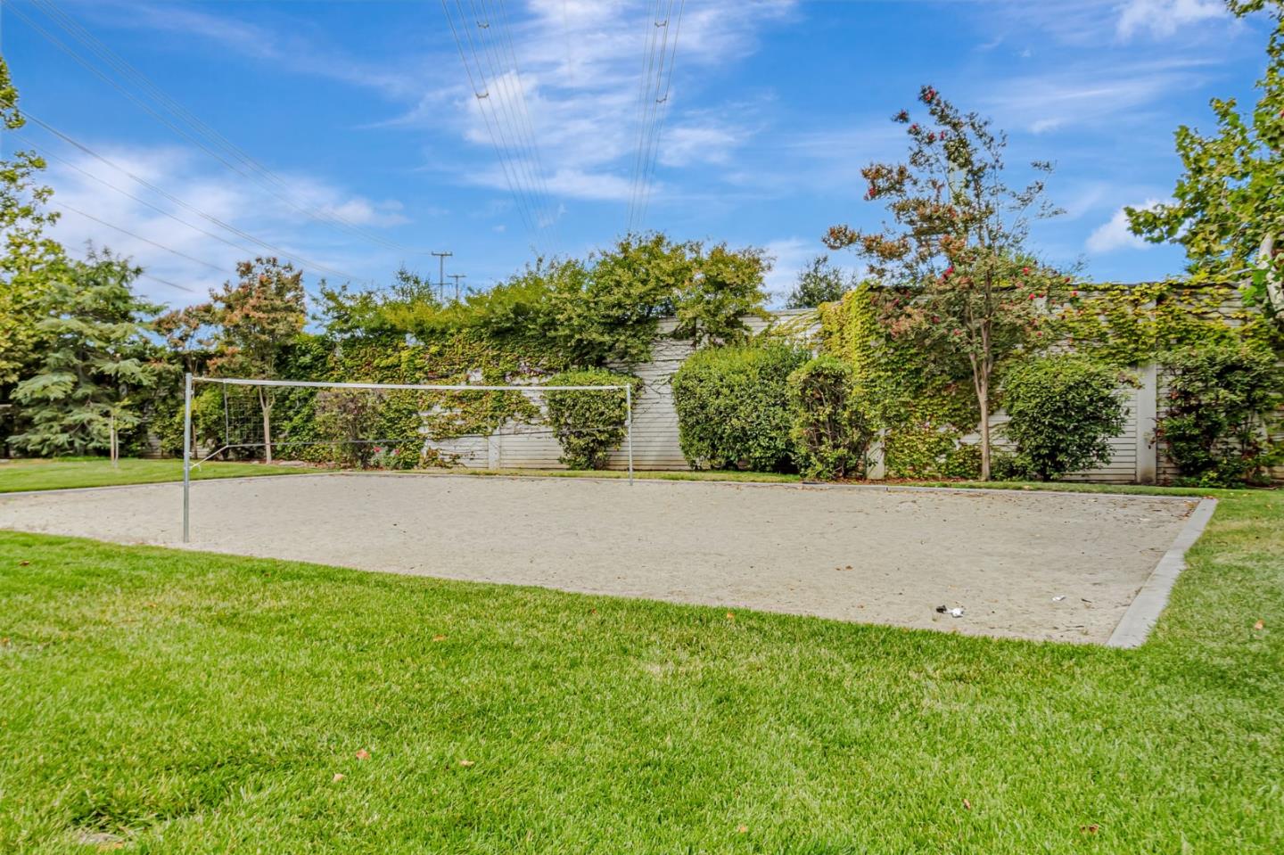 Detail Gallery Image 32 of 41 For 6225 Barb Werner Ln, San Jose,  CA 95119 - 2 Beds | 2/1 Baths
