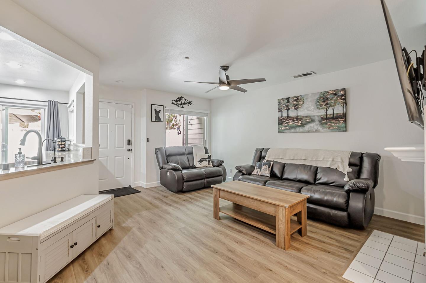 Detail Gallery Image 7 of 41 For 6225 Barb Werner Ln, San Jose,  CA 95119 - 2 Beds | 2/1 Baths
