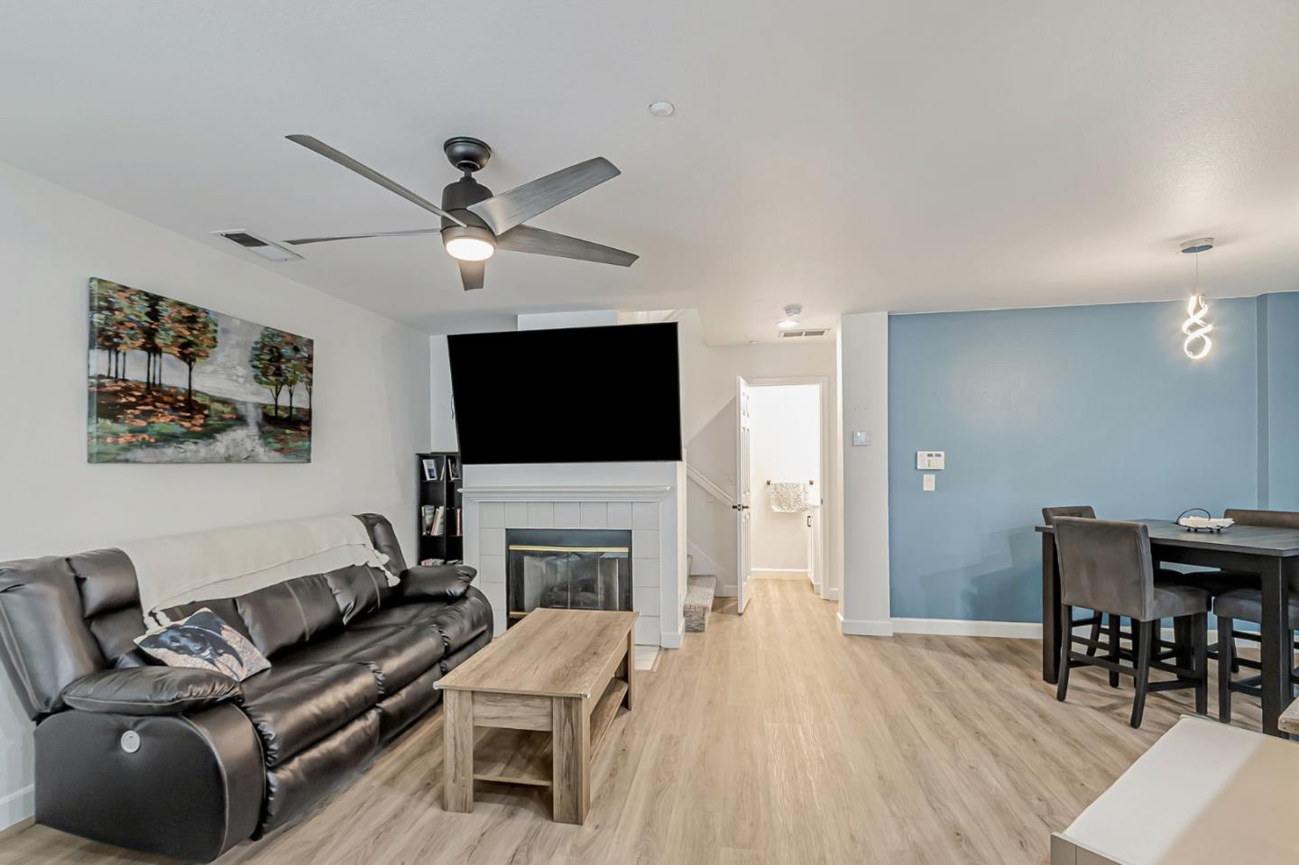 Detail Gallery Image 8 of 41 For 6225 Barb Werner Ln, San Jose,  CA 95119 - 2 Beds | 2/1 Baths