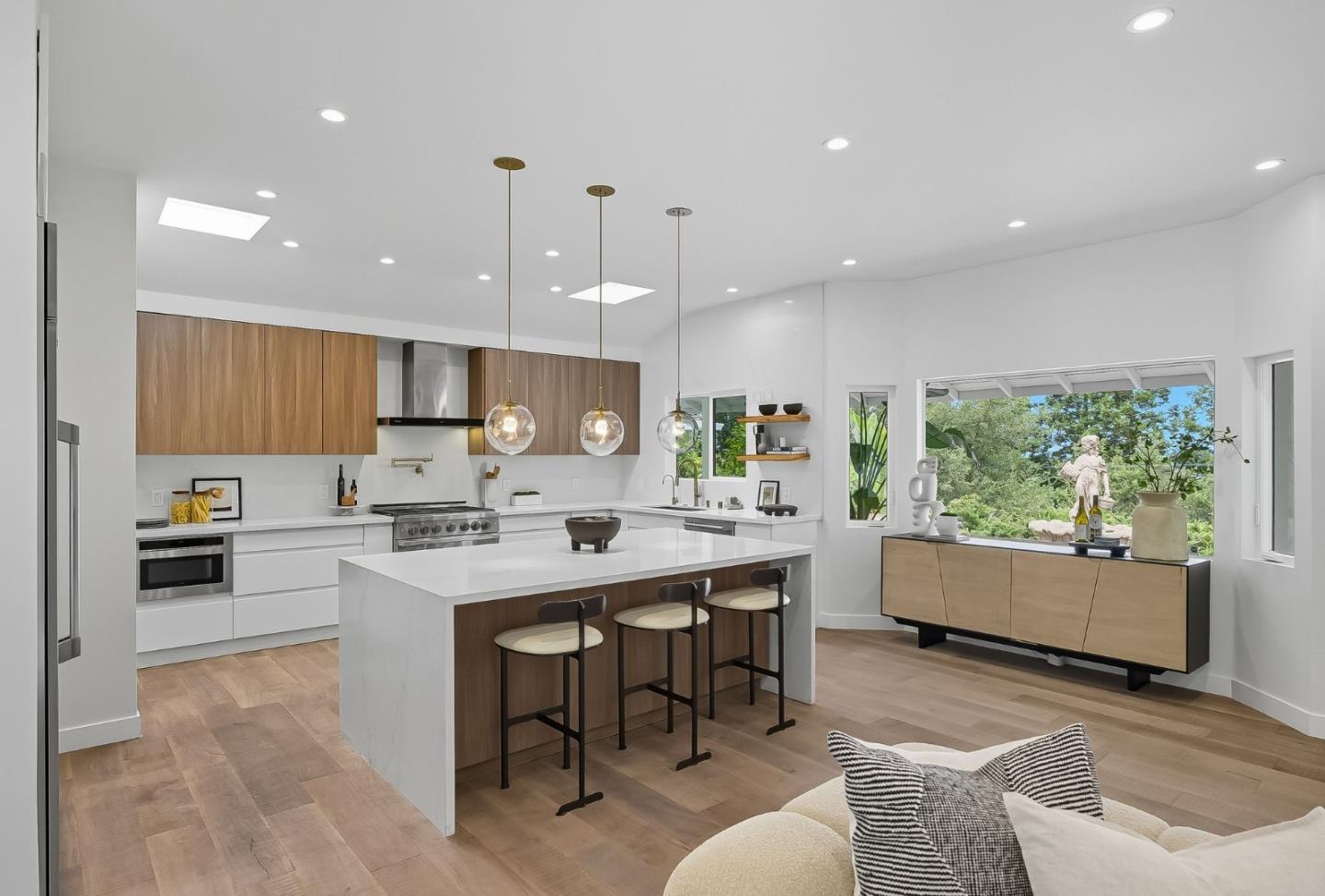 Detail Gallery Image 8 of 39 For 15560 Blossom Hill Rd, Los Gatos,  CA 95032 - 3 Beds | 2/1 Baths