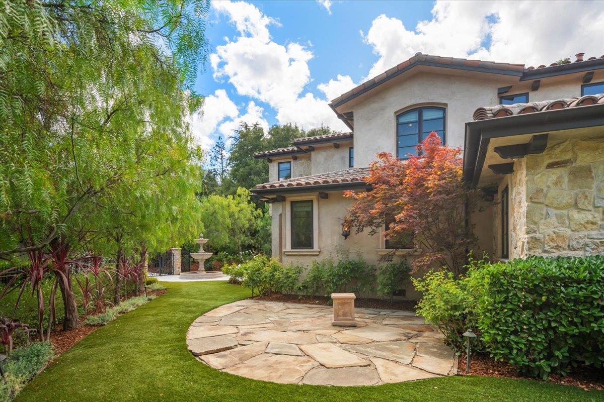Detail Gallery Image 14 of 80 For 1571 Fairway Dr, Los Altos,  CA 94024 - 5 Beds | 5 Baths