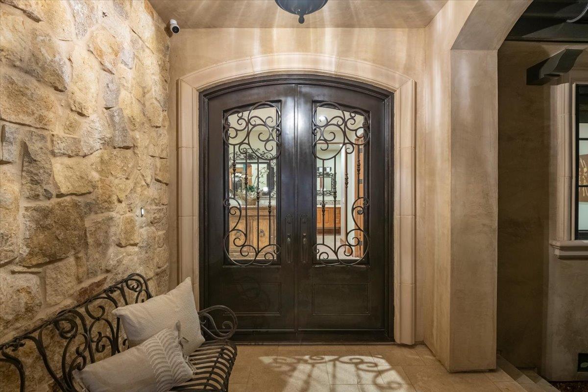 Detail Gallery Image 16 of 80 For 1571 Fairway Dr, Los Altos,  CA 94024 - 5 Beds | 5 Baths