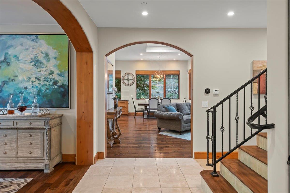 Detail Gallery Image 20 of 80 For 1571 Fairway Dr, Los Altos,  CA 94024 - 5 Beds | 5 Baths