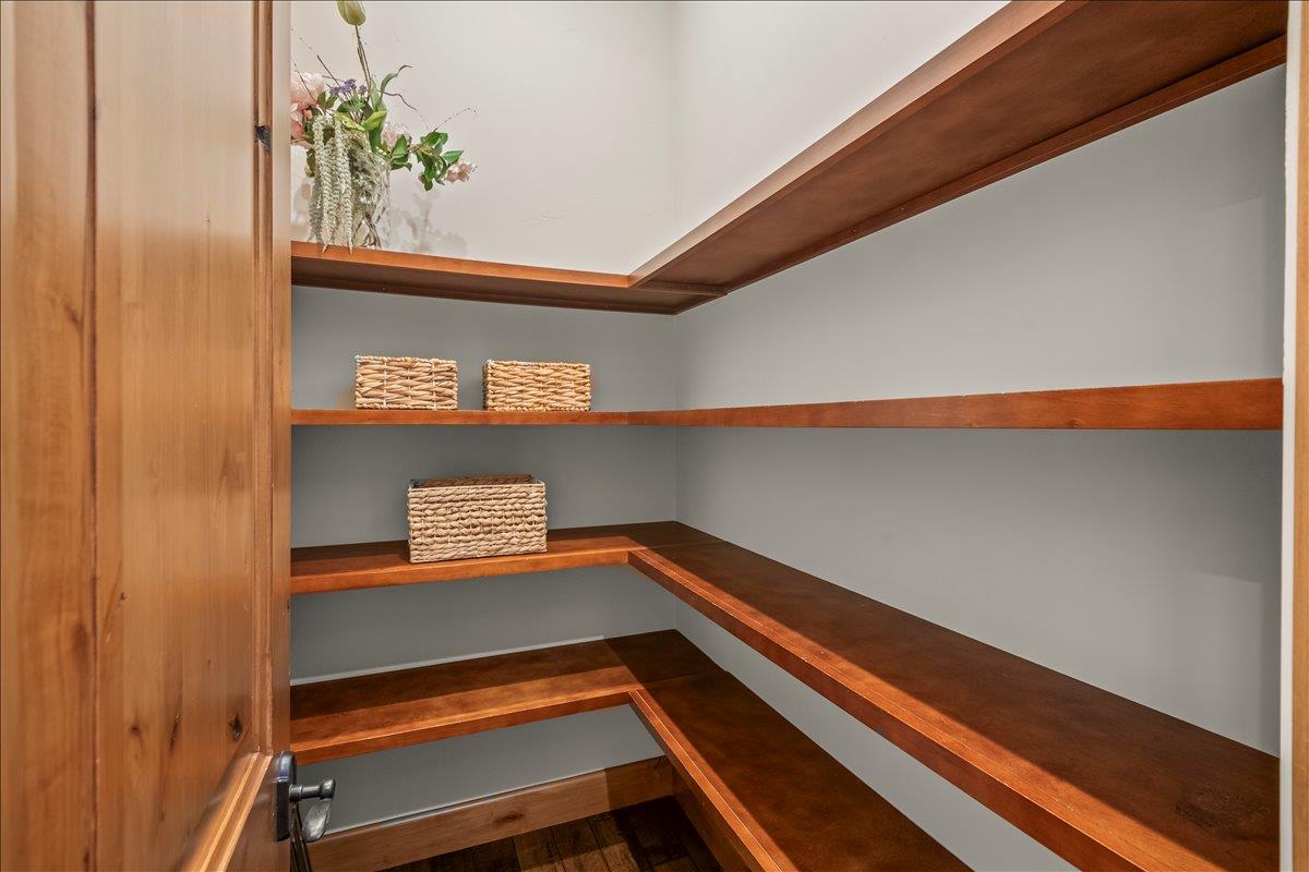 Detail Gallery Image 32 of 80 For 1571 Fairway Dr, Los Altos,  CA 94024 - 5 Beds | 5 Baths