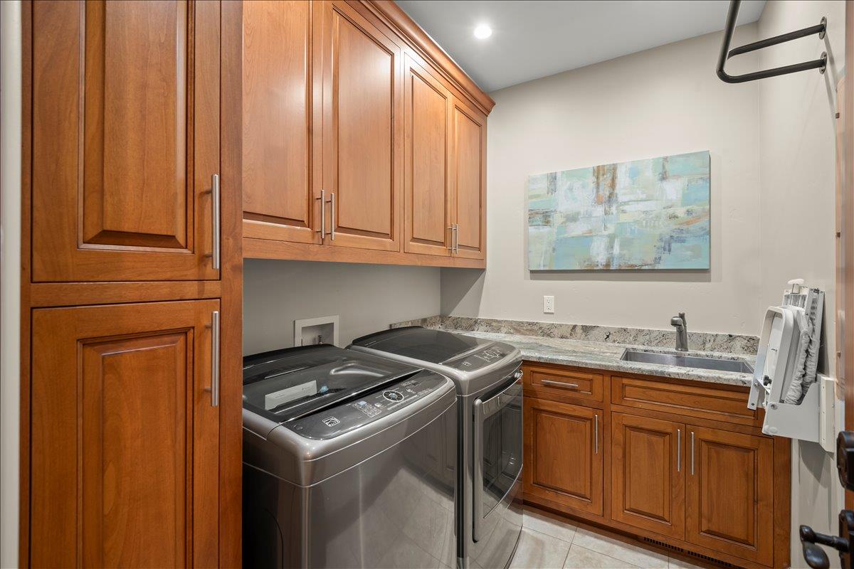 Detail Gallery Image 41 of 80 For 1571 Fairway Dr, Los Altos,  CA 94024 - 5 Beds | 5 Baths