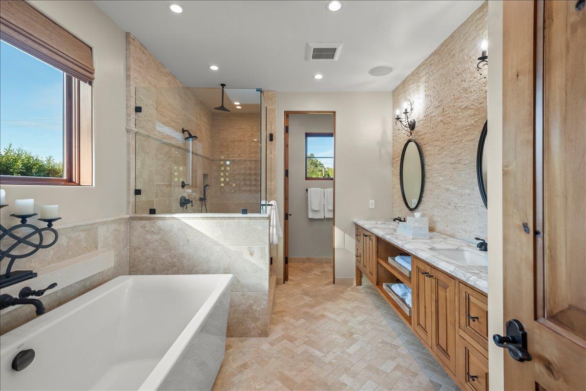 Detail Gallery Image 48 of 80 For 1571 Fairway Dr, Los Altos,  CA 94024 - 5 Beds | 5 Baths