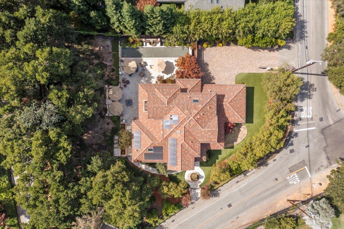 Detail Gallery Image 53 of 80 For 1571 Fairway Dr, Los Altos,  CA 94024 - 5 Beds | 5 Baths