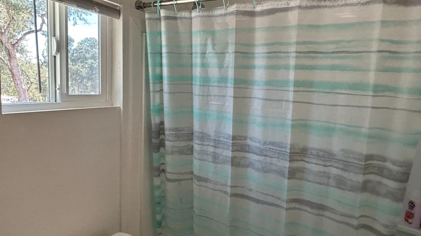 Detail Gallery Image 6 of 40 For 14748 Uhl Ave, Clearlake,  CA 95422 - 3 Beds | 1 Baths