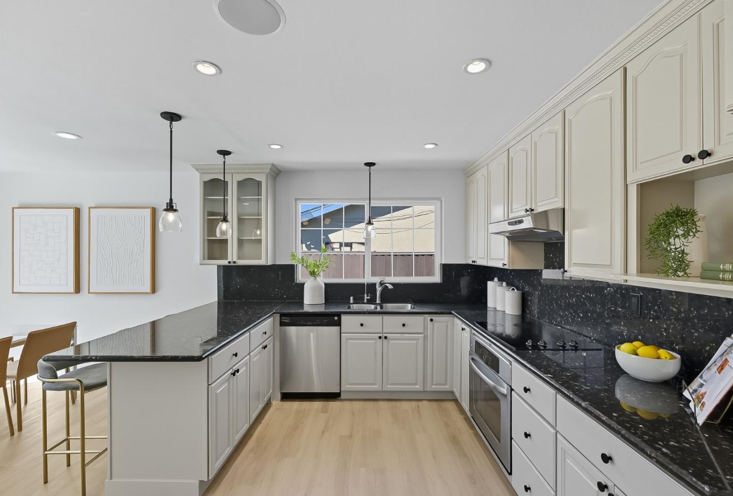Detail Gallery Image 10 of 37 For 484 Latona Ct, San Jose,  CA 95111 - 4 Beds | 3 Baths