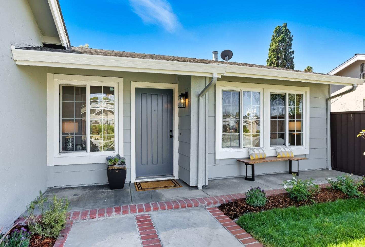 Detail Gallery Image 3 of 37 For 484 Latona Ct, San Jose,  CA 95111 - 4 Beds | 3 Baths