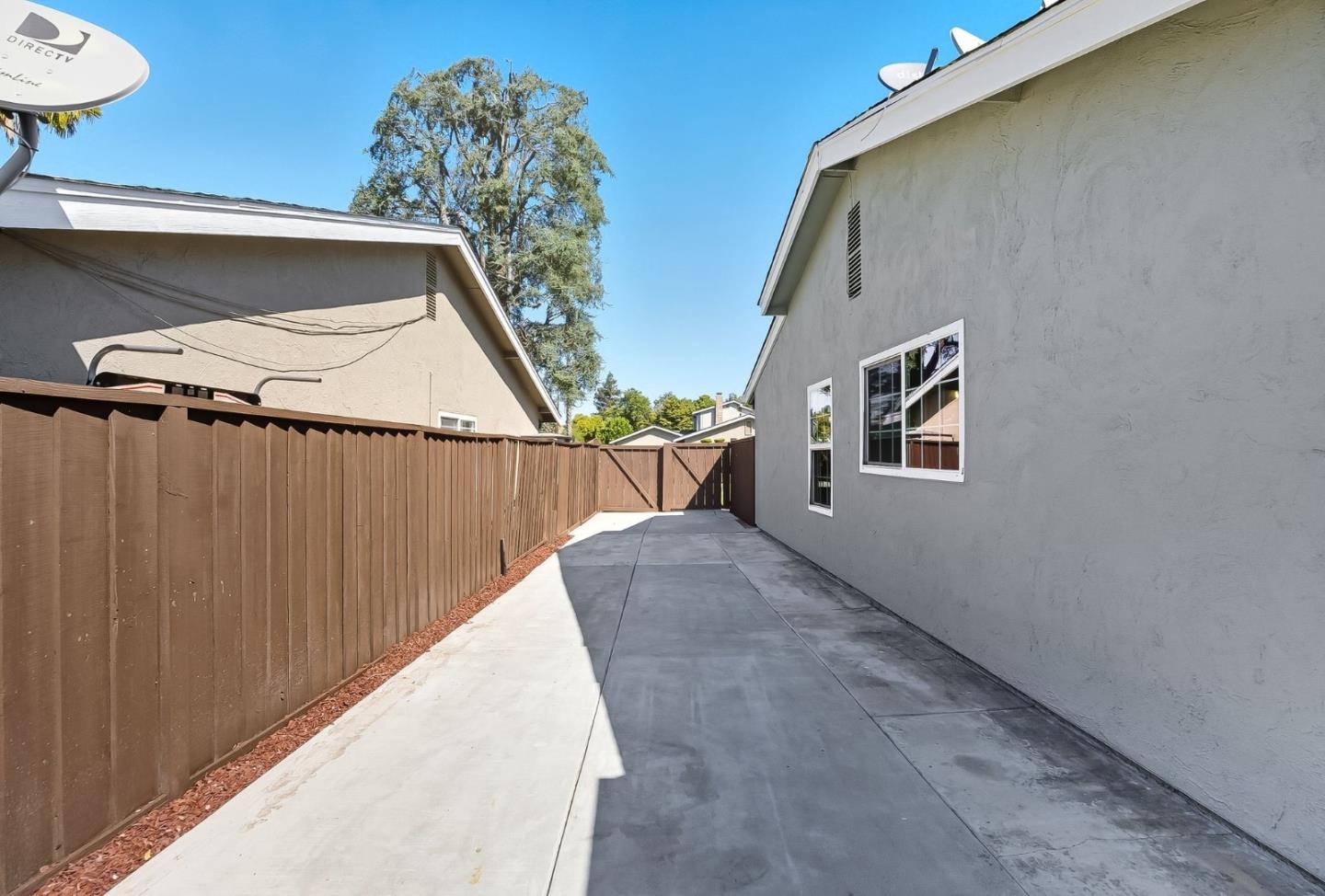 Detail Gallery Image 34 of 37 For 484 Latona Ct, San Jose,  CA 95111 - 4 Beds | 3 Baths