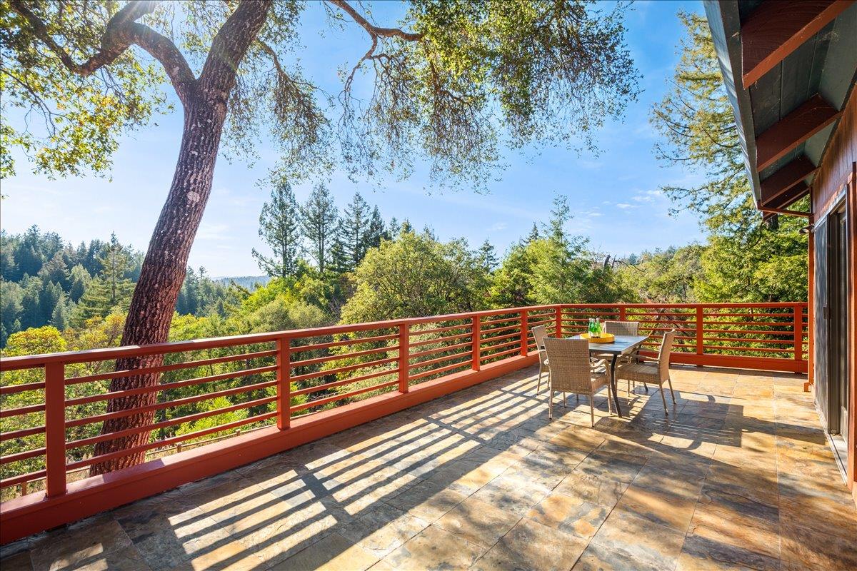 Detail Gallery Image 17 of 55 For 17337 Debbie Rd, Los Gatos,  CA 95033 - 4 Beds | 2/1 Baths