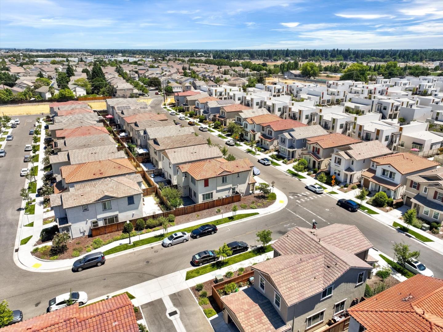 Detail Gallery Image 51 of 57 For 2466 Buzz Aldrin Way, Sacramento,  CA 95834 - 4 Beds | 3 Baths