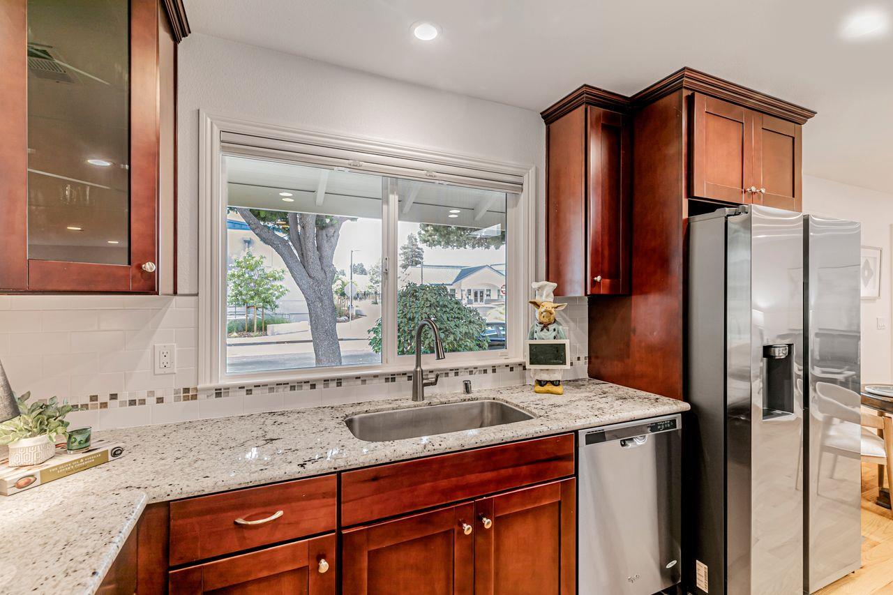 Detail Gallery Image 13 of 37 For 545 E Olive Ave, Sunnyvale,  CA 94086 - 4 Beds | 3 Baths