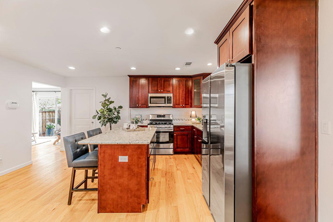 Detail Gallery Image 16 of 37 For 545 E Olive Ave, Sunnyvale,  CA 94086 - 4 Beds | 3 Baths