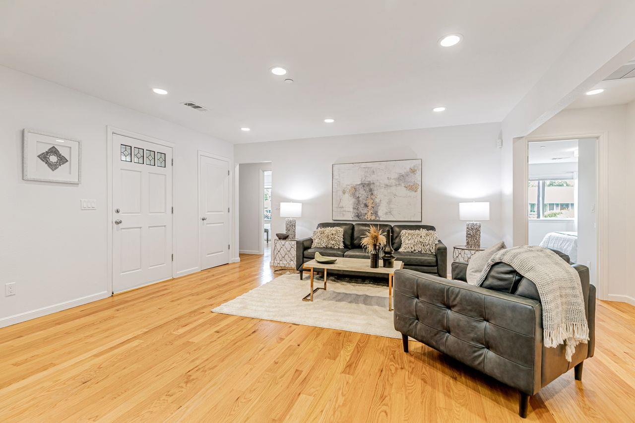 Detail Gallery Image 8 of 37 For 545 E Olive Ave, Sunnyvale,  CA 94086 - 4 Beds | 3 Baths
