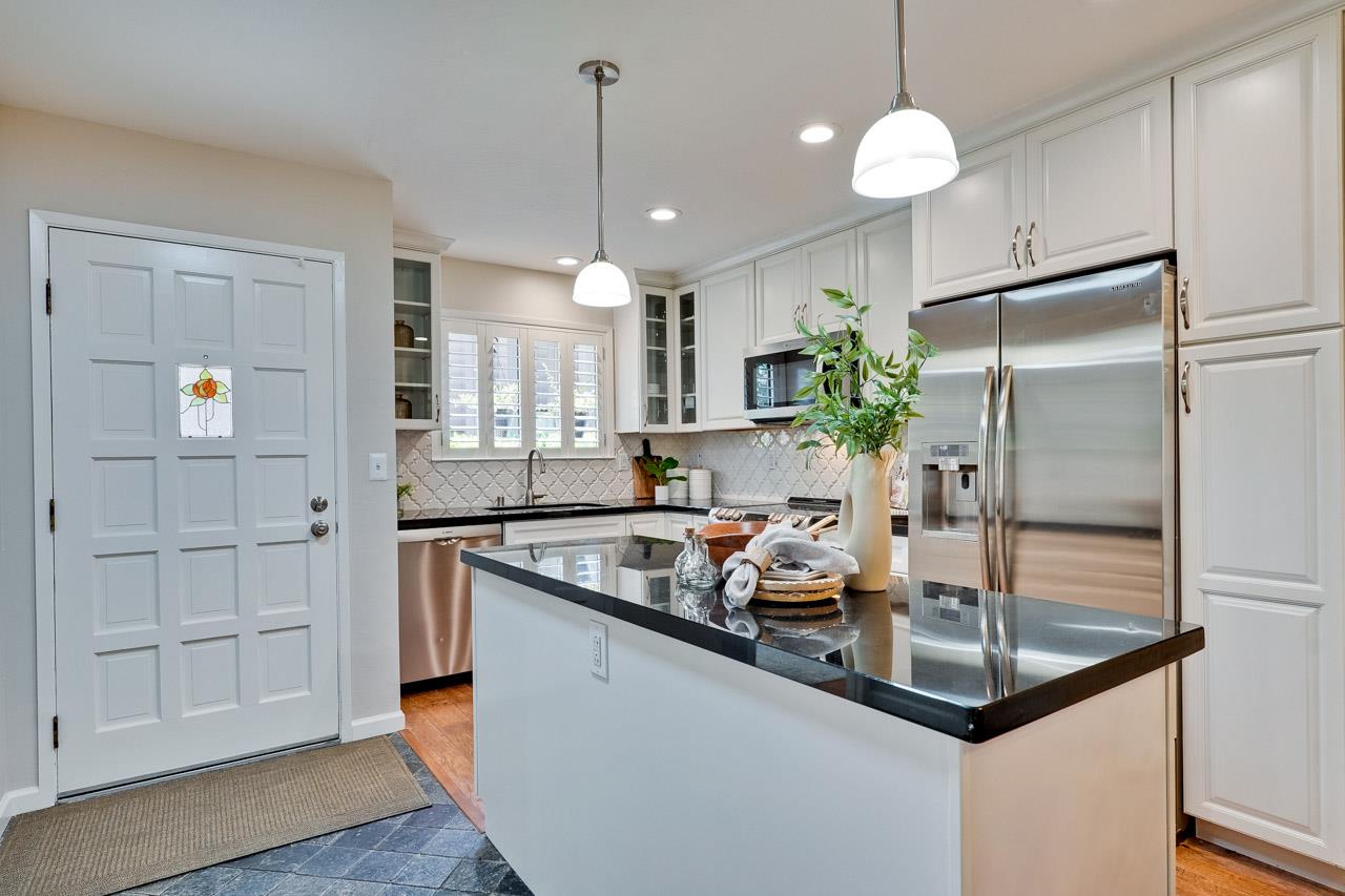 Detail Gallery Image 18 of 76 For 268 Andsbury Ave, Mountain View,  CA 94043 - 3 Beds | 2 Baths