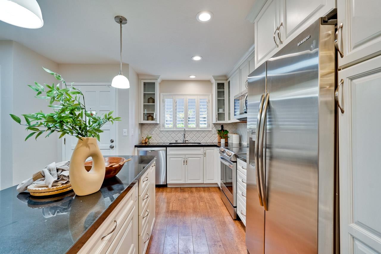 Detail Gallery Image 26 of 76 For 268 Andsbury Ave, Mountain View,  CA 94043 - 3 Beds | 2 Baths