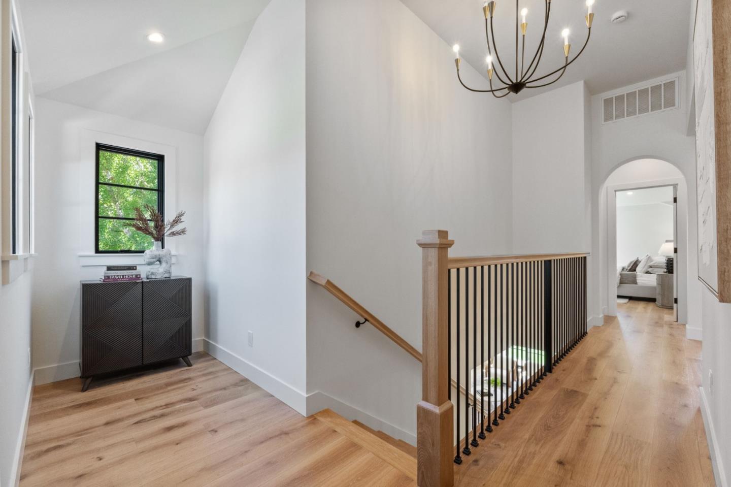 Detail Gallery Image 15 of 29 For 201 Burlingame Ave, Burlingame,  CA 94010 - 4 Beds | 3/1 Baths