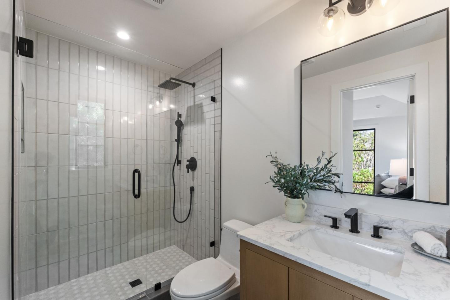 Detail Gallery Image 21 of 29 For 201 Burlingame Ave, Burlingame,  CA 94010 - 4 Beds | 3/1 Baths