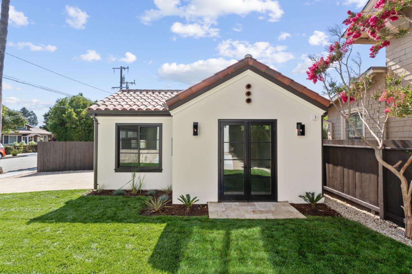 Detail Gallery Image 26 of 29 For 201 Burlingame Ave, Burlingame,  CA 94010 - 4 Beds | 3/1 Baths