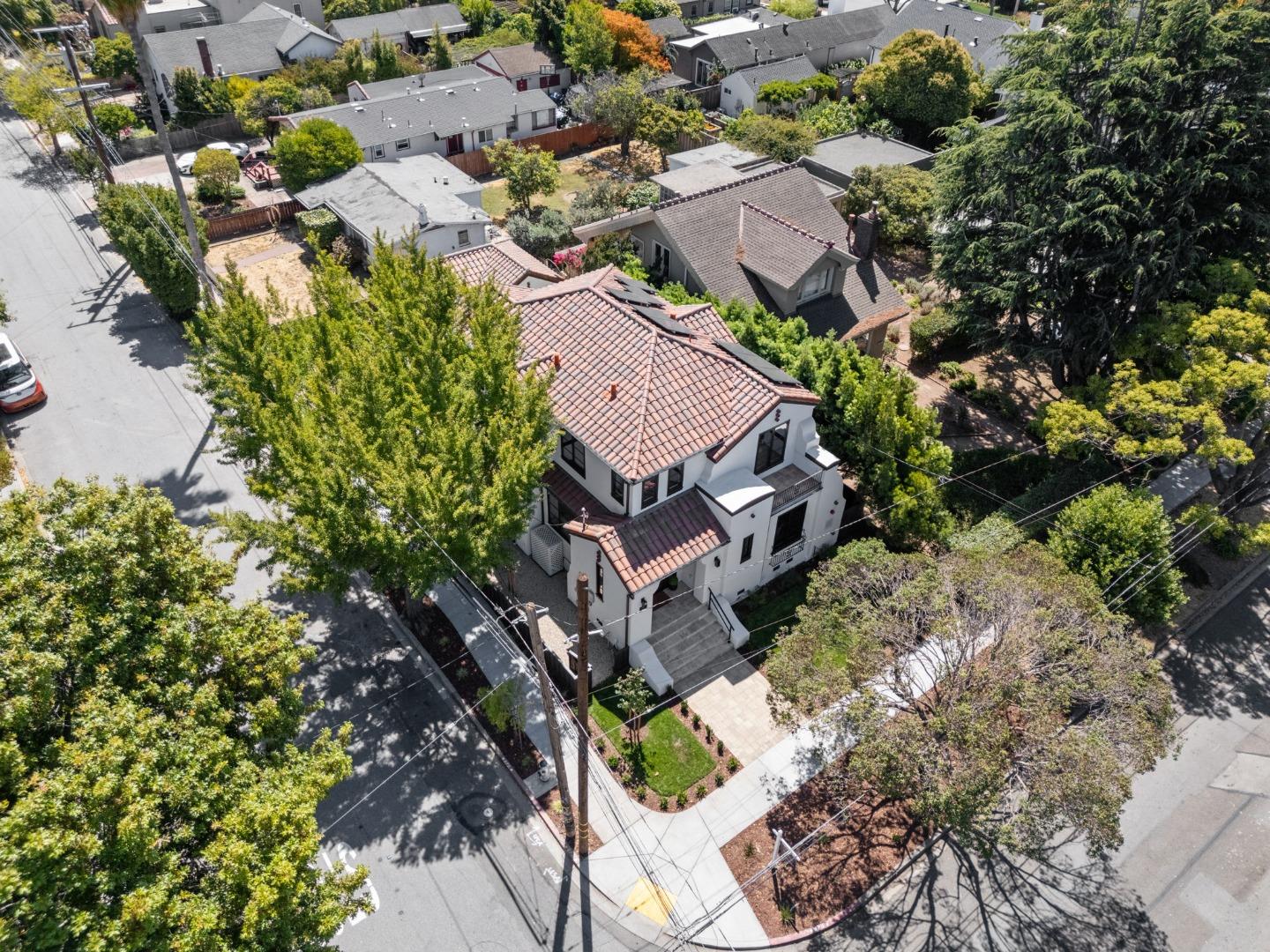Detail Gallery Image 28 of 29 For 201 Burlingame Ave, Burlingame,  CA 94010 - 4 Beds | 3/1 Baths