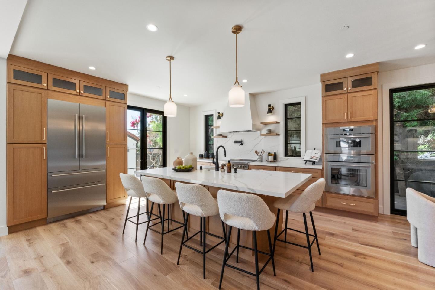 Detail Gallery Image 7 of 29 For 201 Burlingame Ave, Burlingame,  CA 94010 - 4 Beds | 3/1 Baths