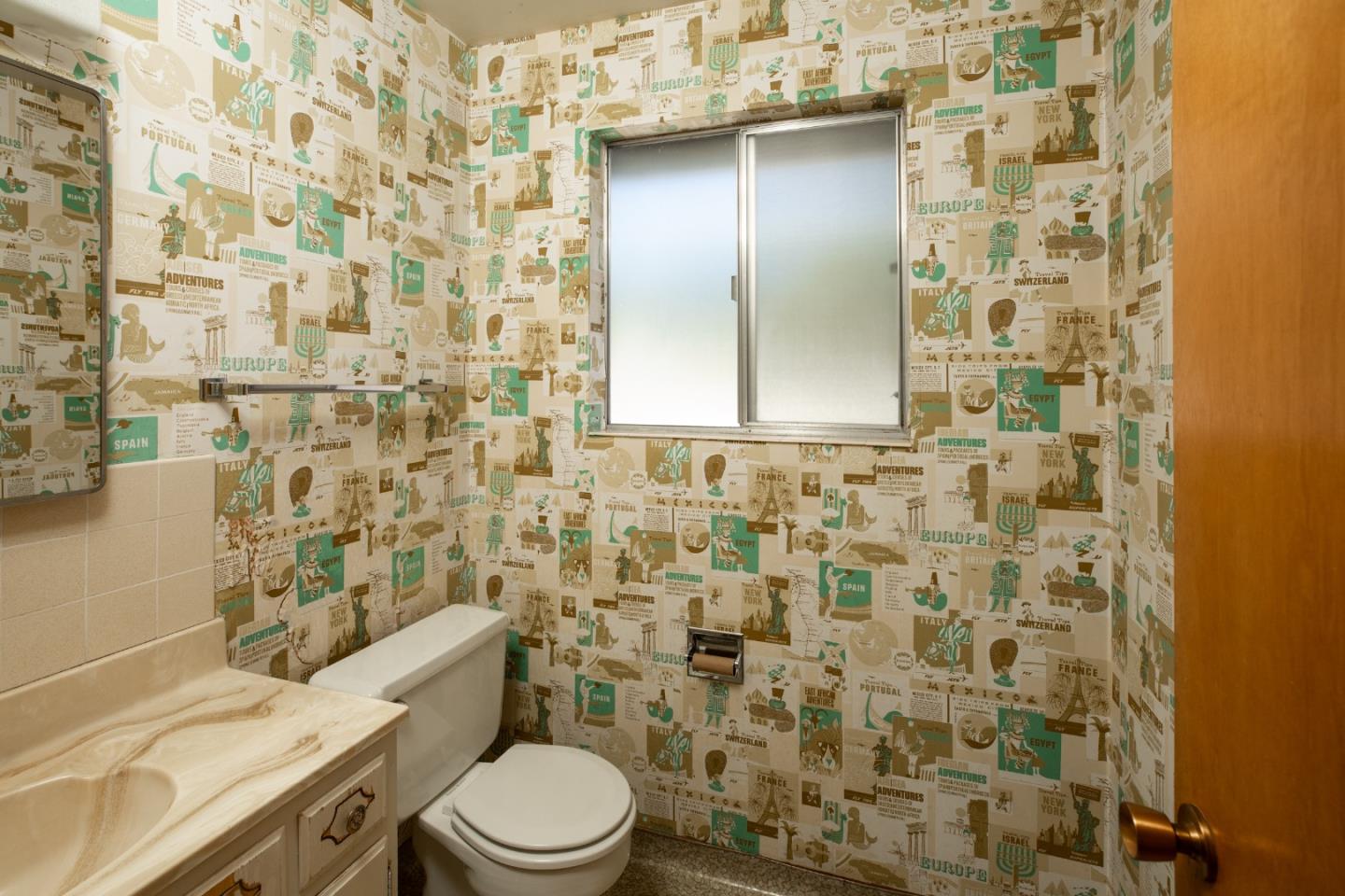 Detail Gallery Image 13 of 25 For 26792 Robleda Ct, Los Altos Hills,  CA 94022 - 4 Beds | 2/1 Baths