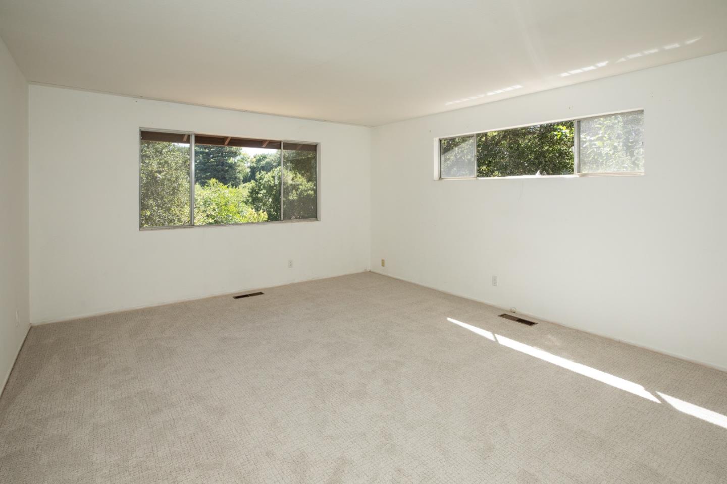 Detail Gallery Image 14 of 25 For 26792 Robleda Ct, Los Altos Hills,  CA 94022 - 4 Beds | 2/1 Baths