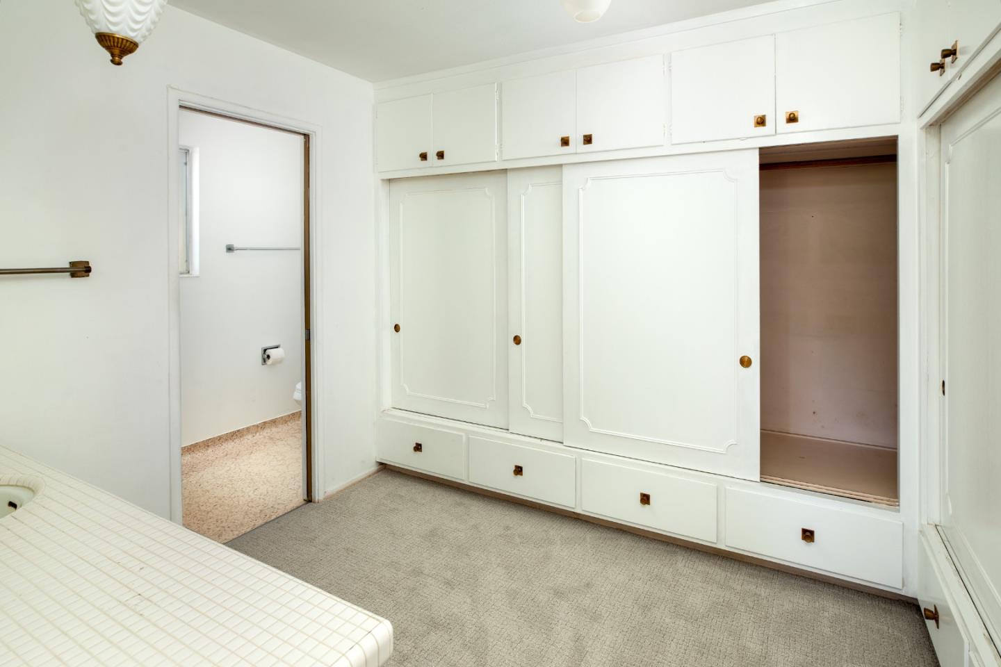 Detail Gallery Image 15 of 25 For 26792 Robleda Ct, Los Altos Hills,  CA 94022 - 4 Beds | 2/1 Baths