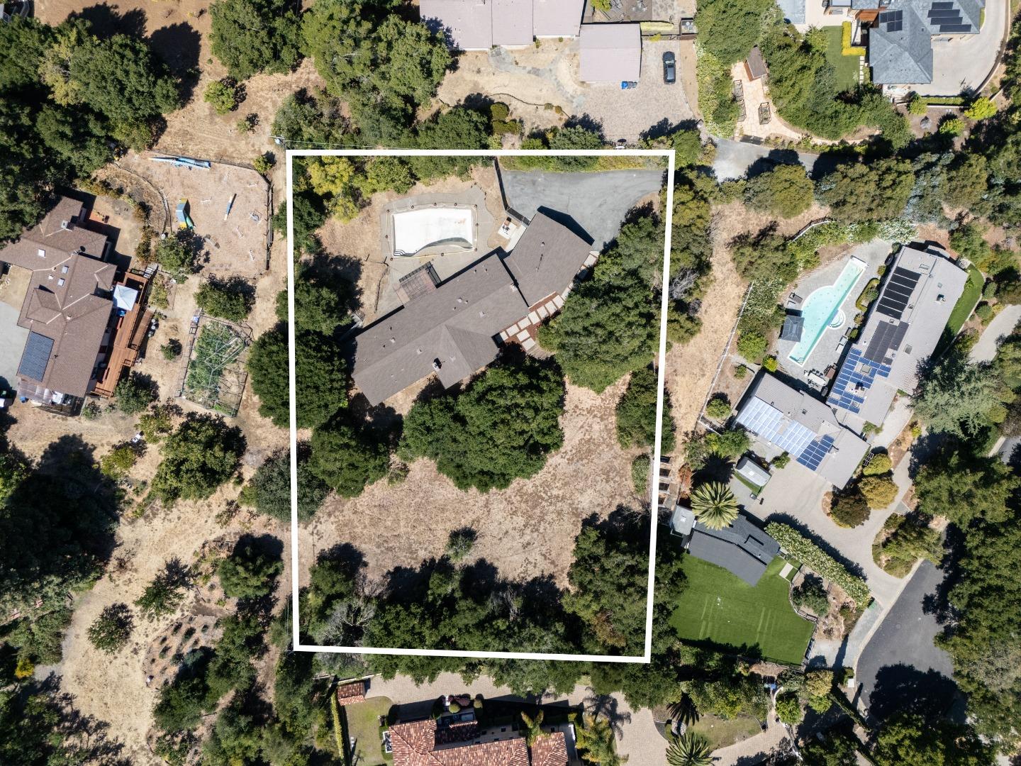 Detail Gallery Image 2 of 25 For 26792 Robleda Ct, Los Altos Hills,  CA 94022 - 4 Beds | 2/1 Baths