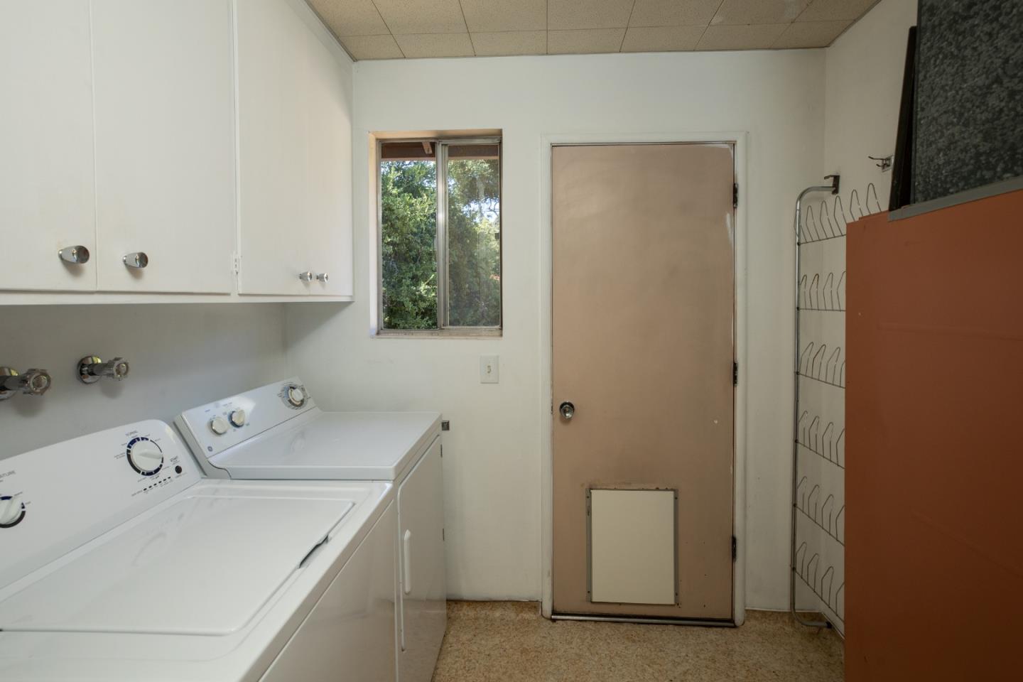 Detail Gallery Image 20 of 25 For 26792 Robleda Ct, Los Altos Hills,  CA 94022 - 4 Beds | 2/1 Baths