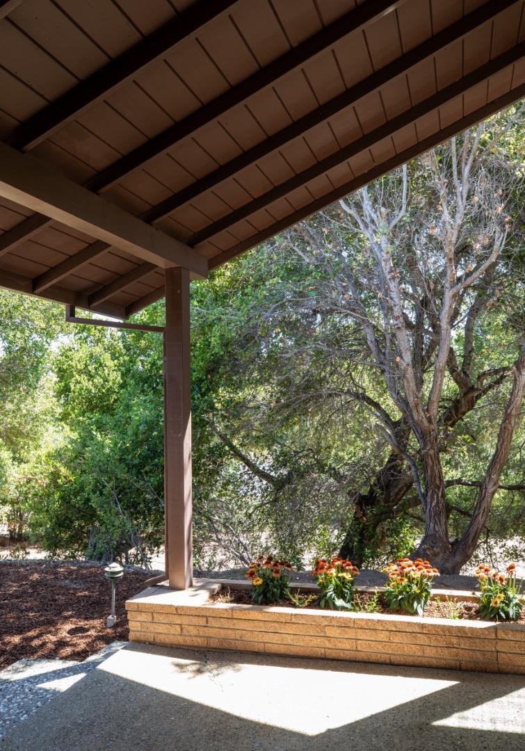 Detail Gallery Image 5 of 25 For 26792 Robleda Ct, Los Altos Hills,  CA 94022 - 4 Beds | 2/1 Baths